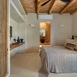 Villa Beachfront 3br Iremia In Naxos *